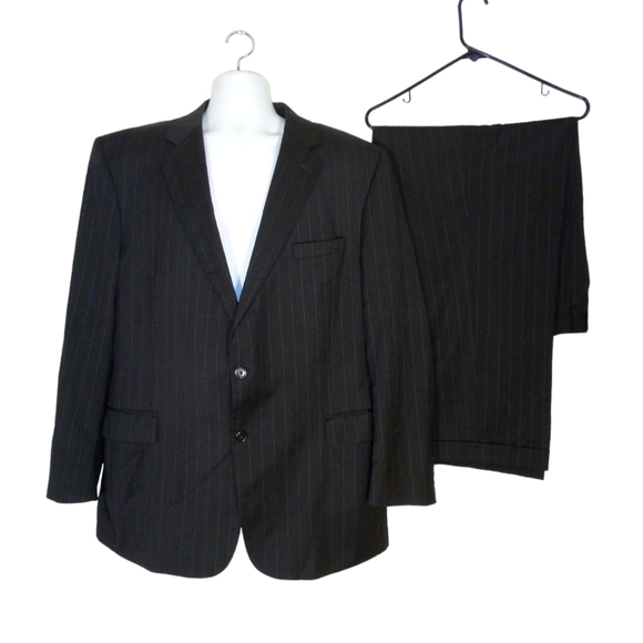 Men's Suit (48L) JOS. A. BANK